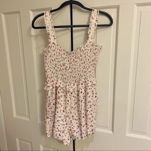 NWT Storia girly romper smocked w pockets